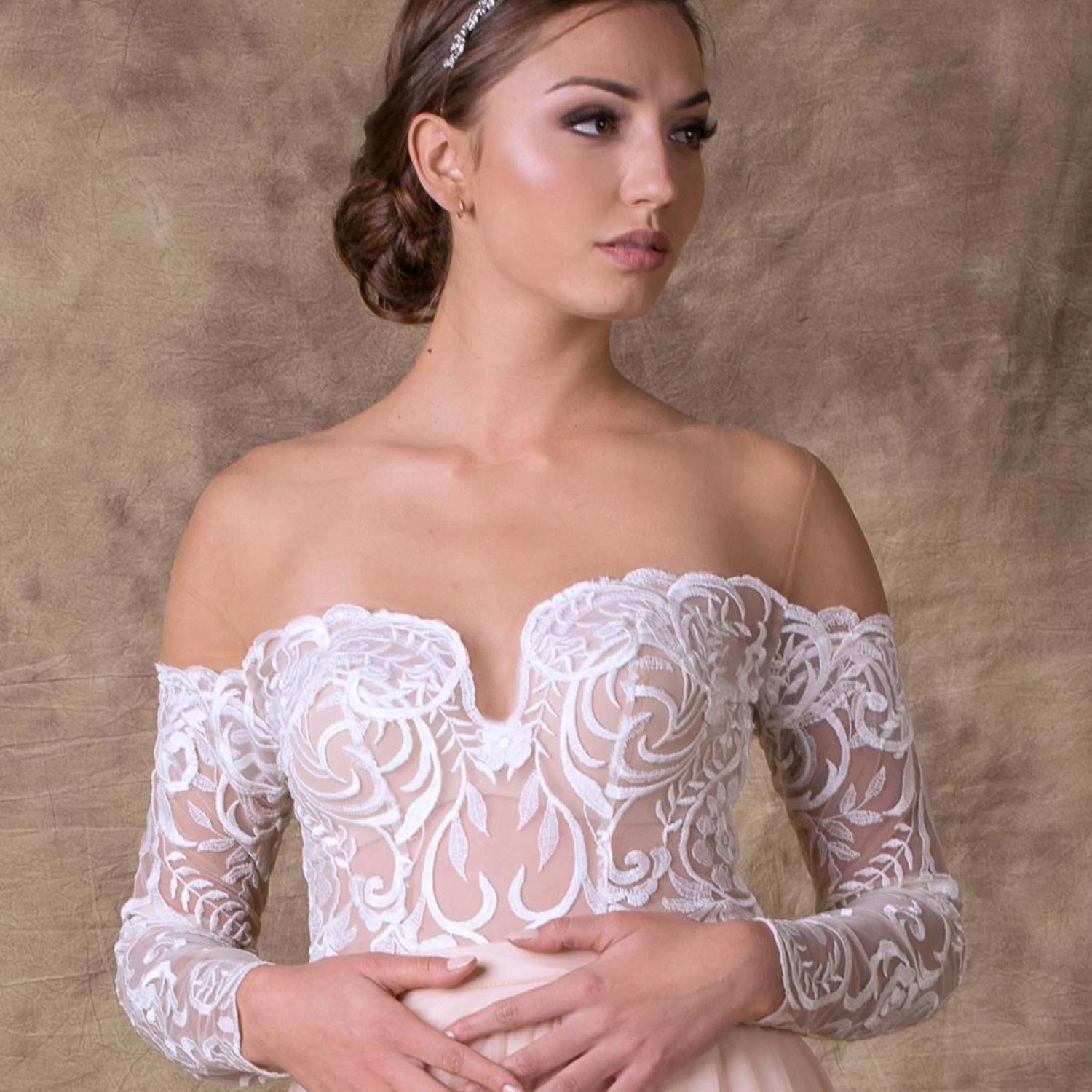 Body Mariage Col Bateau Avec Broderies Lis