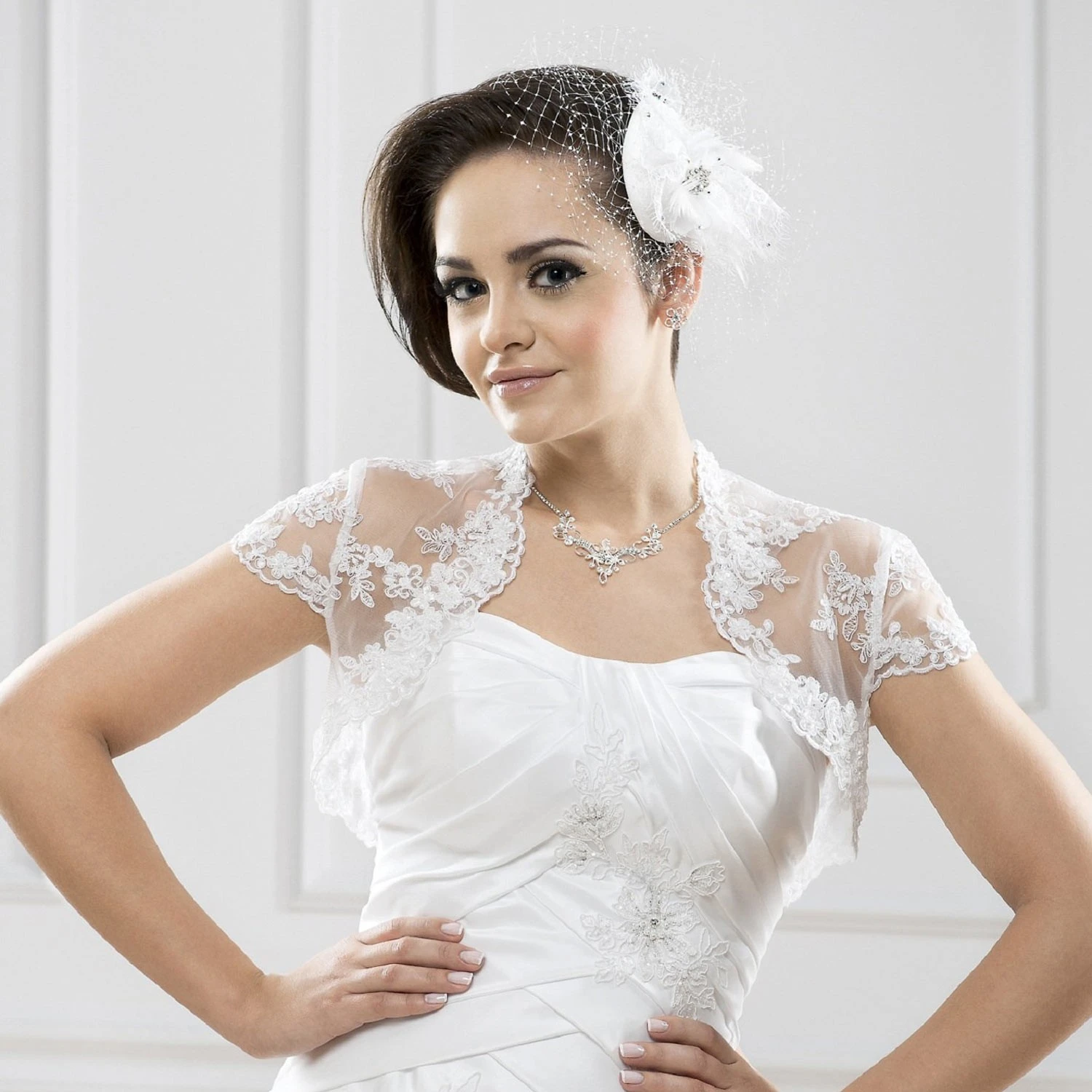 Boléro Mariage Dentelle Manches Courtes Violetta