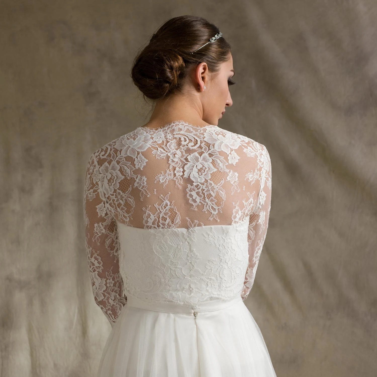 Boléro Mariée Dentelle Décolleté En V Silvia – Image 2