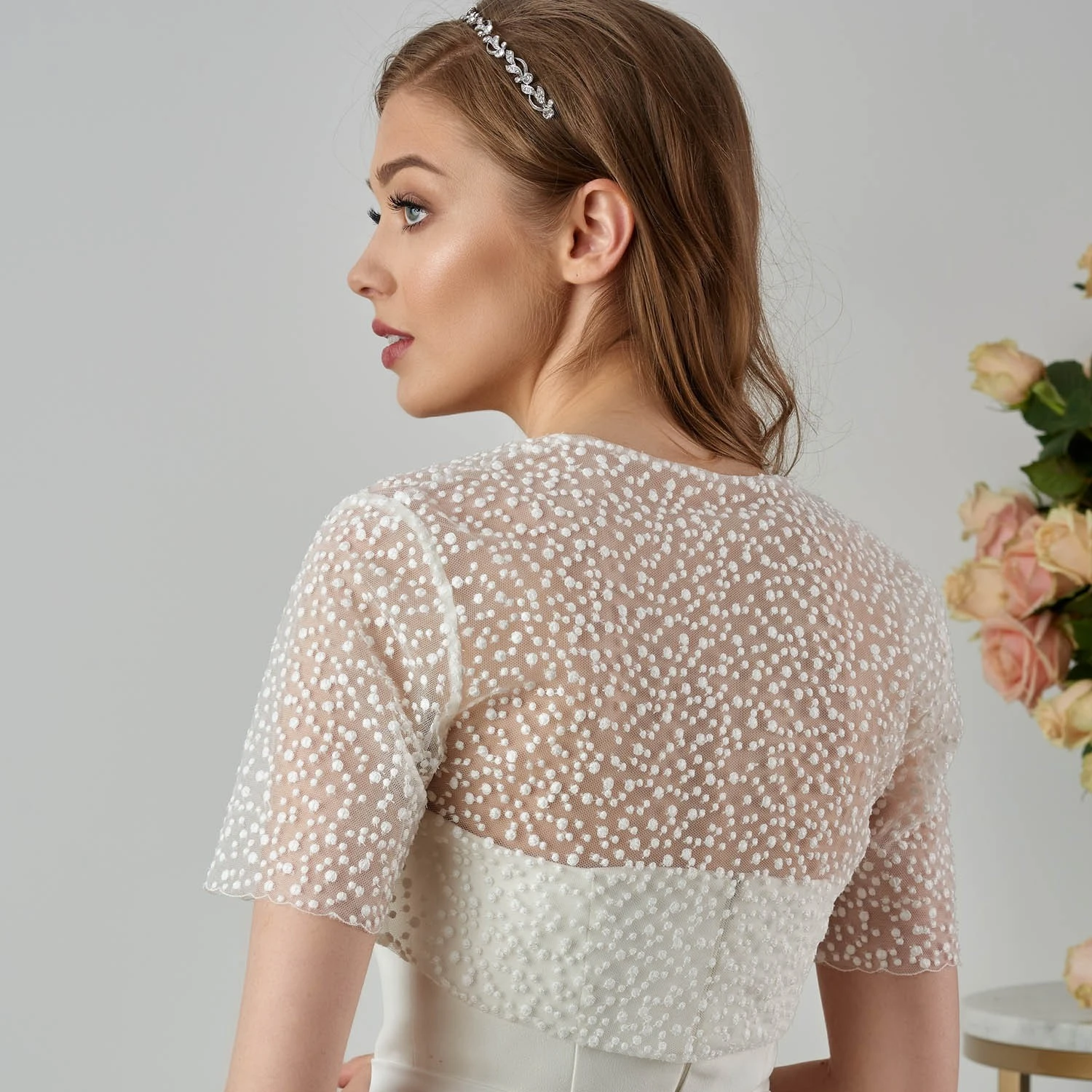 Boléro Mariée Ivoire à Pois Manches Courtes Magali – Image 2