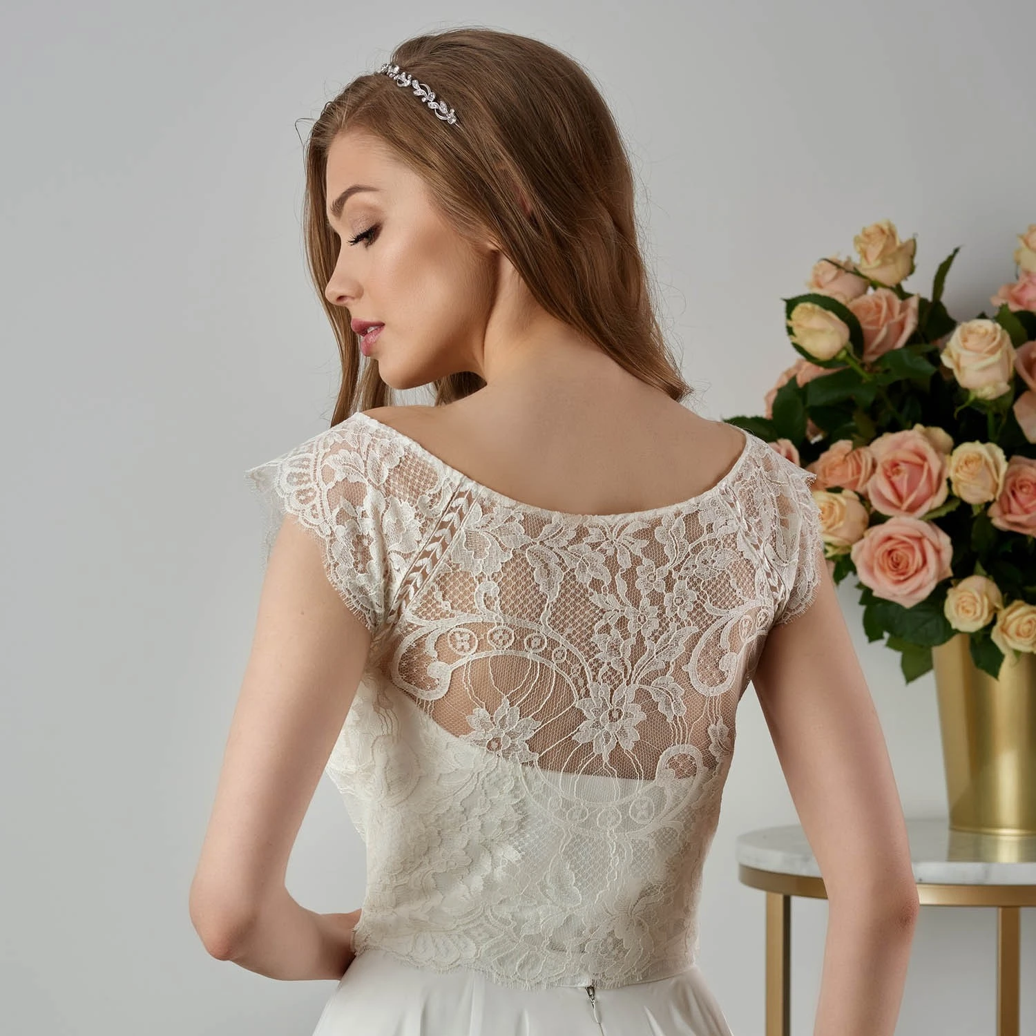 Boléro Mariage Dentelle Française Manches Courtes Chloé – Image 2