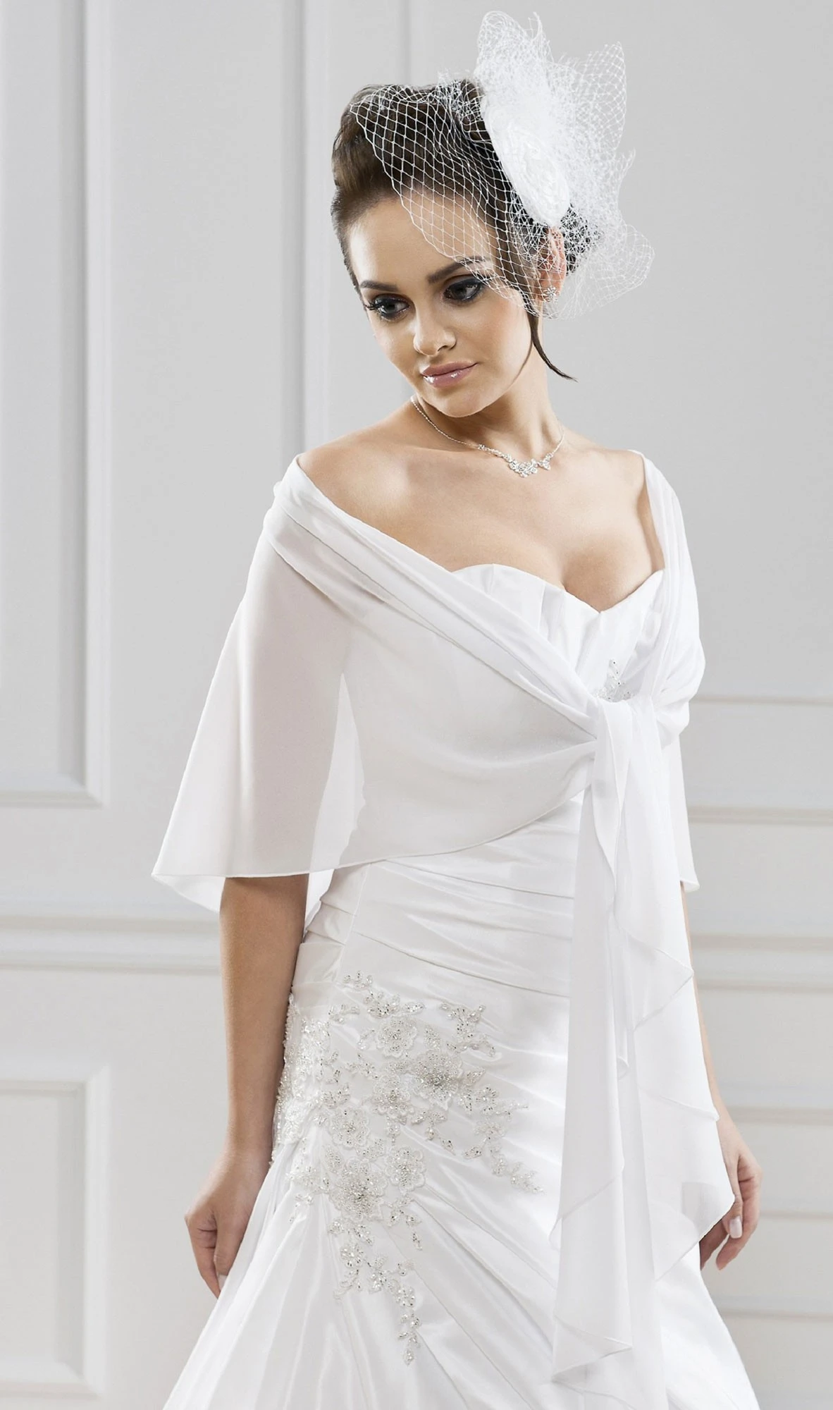 Châle De Mariée Arrondi En Mousseline Astrid