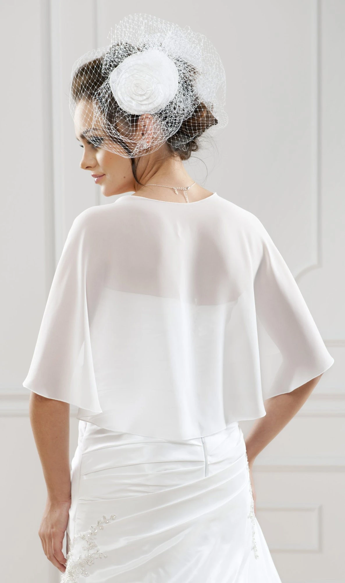 Châle De Mariée Arrondi En Mousseline Astrid – Image 2