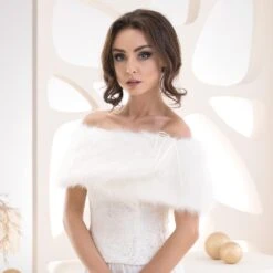 Etole Mariage Fausse Fourrure Sarah