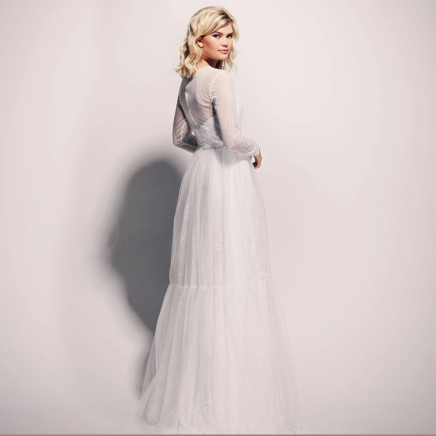 Robe De Mariage Bohème Dentelle à Manches Longues Andria – Image 3