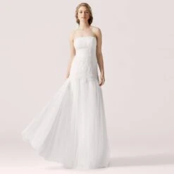 Robe De Mariée Princesse Bustier Dentelle Ivoire Aprilia