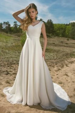Robe De Mariée Princesse Simple à Encolure V Héra