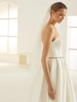 S320 - Bianco Evento Voile Bordure Festonnée Et 24 Strass Swarovski