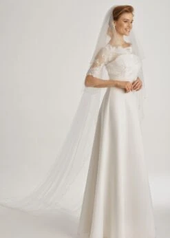 Voile Mariée Très Long Bordure Perlée Et Strass Swarovski Idelma