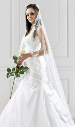 Voile De Mariée Long En Dentelle Et Perles Carlotta