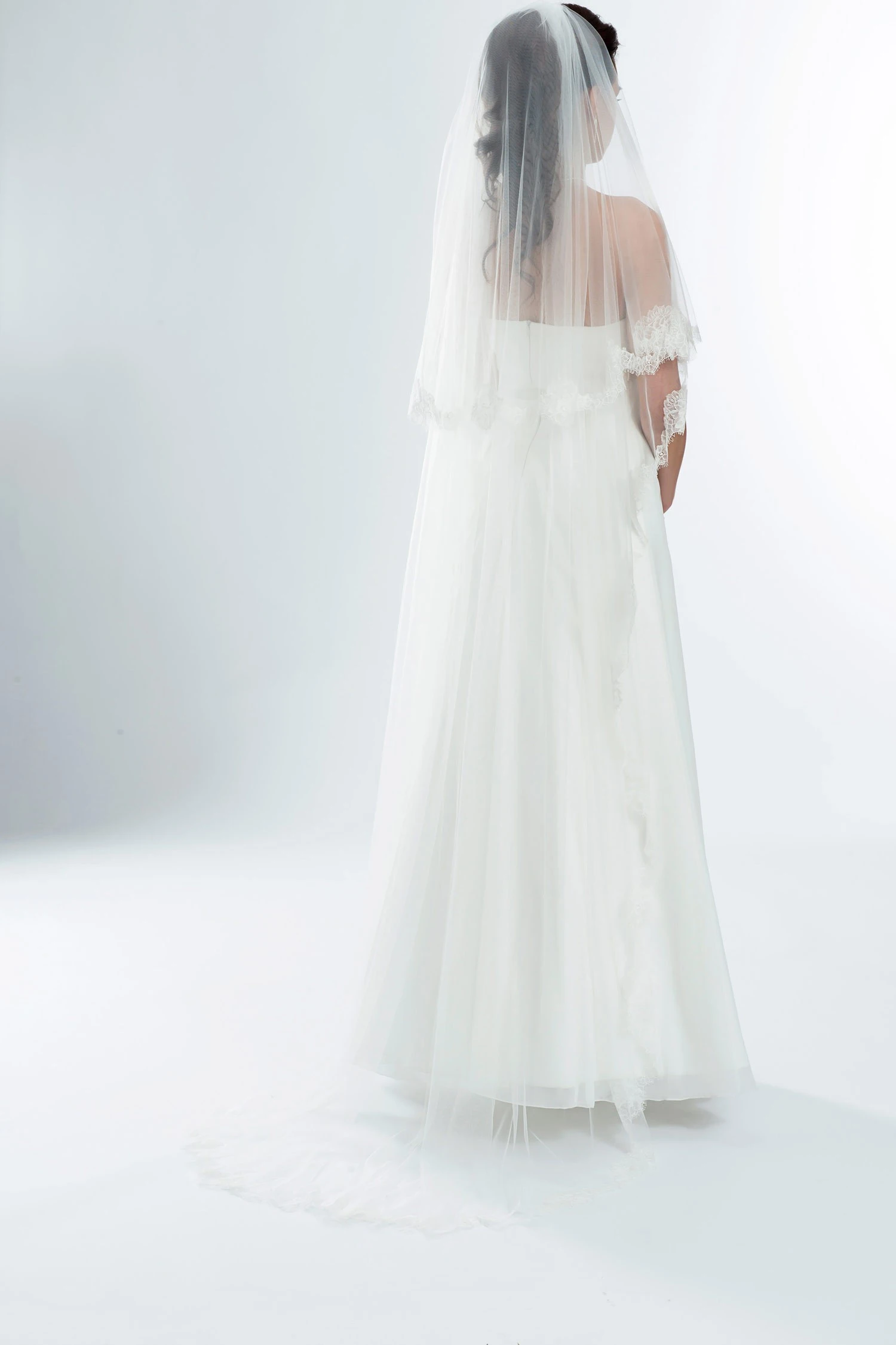 Voile De Mariage Long En Dentelle Ivoire Paola