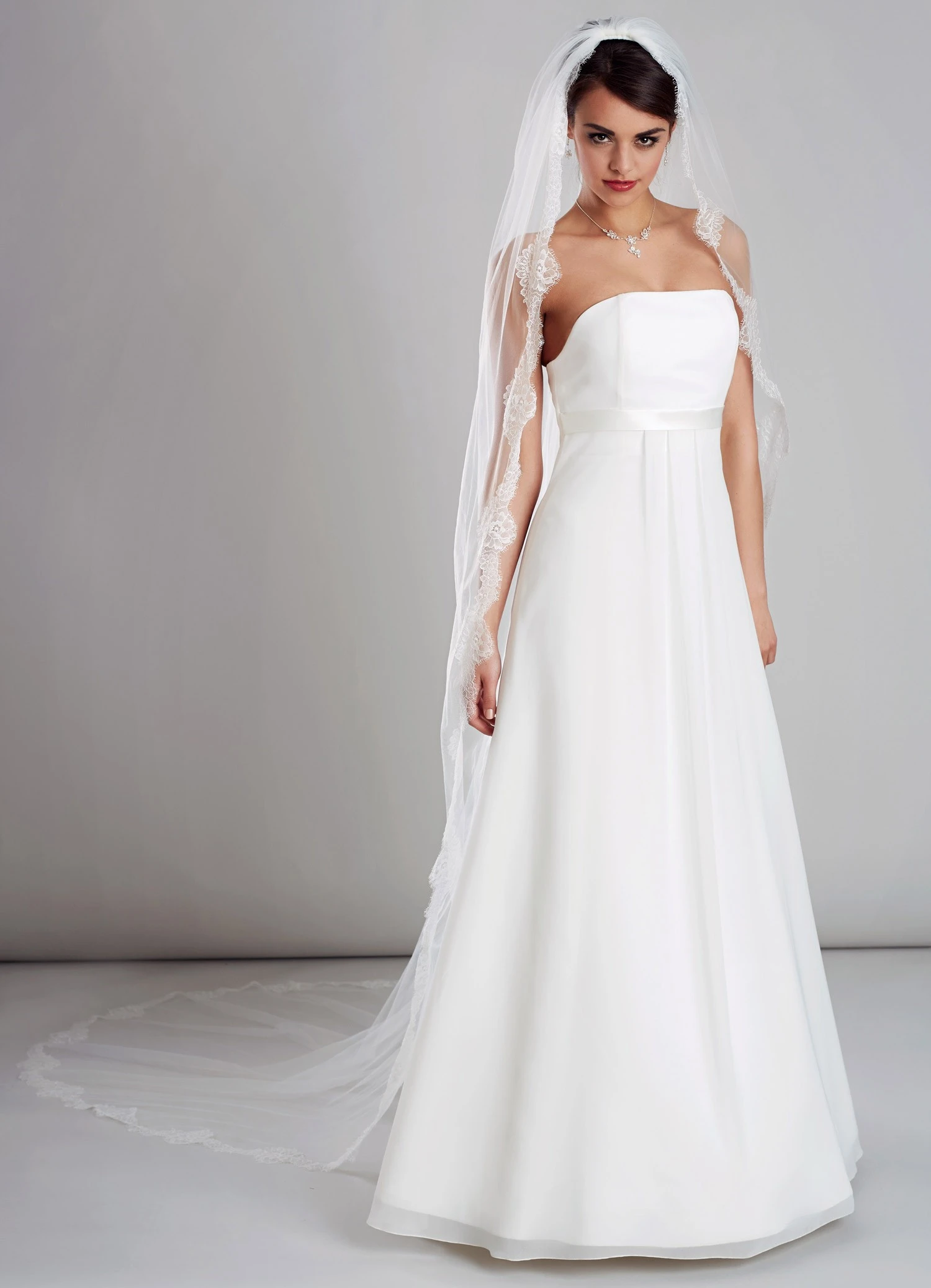 Voile De Mariée Long En Dentelle Cinzia