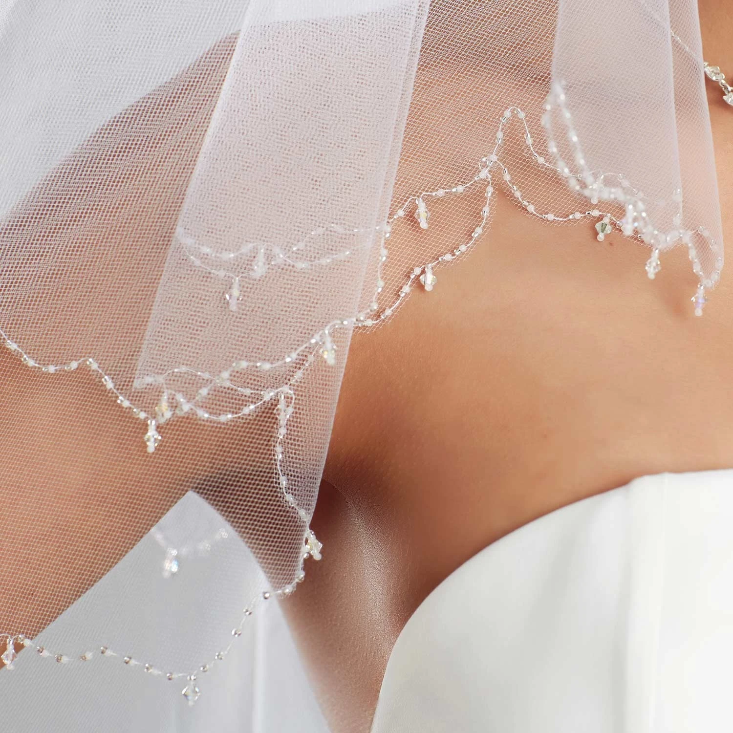 Voile De Mariage Mi-long Avec Perles Et Cristal Sofia – Image 2