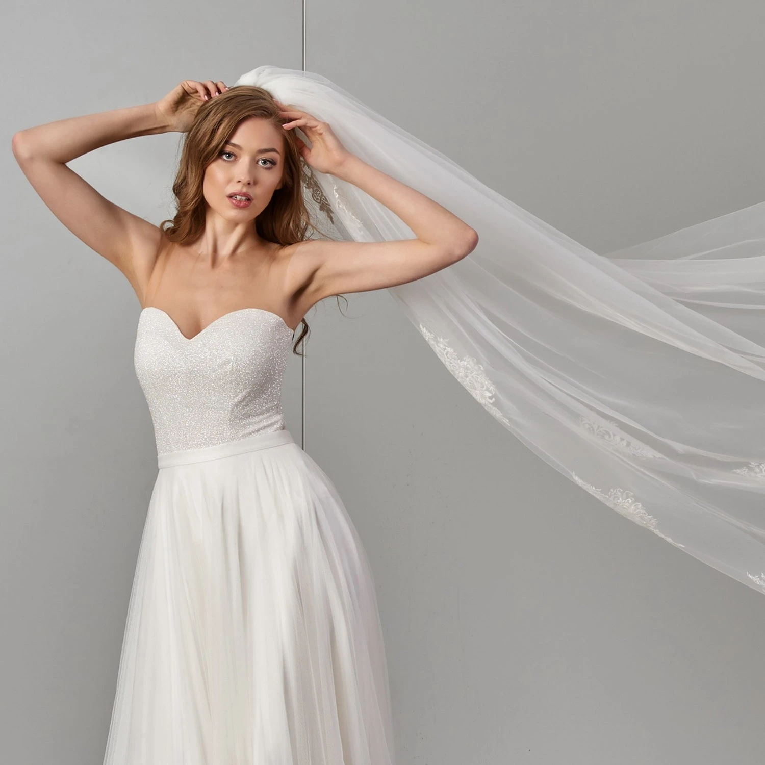 Voile Mariée Très Long Avec Appliques De Dentelle Janice